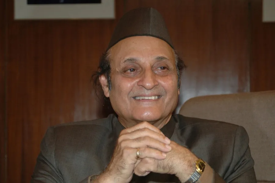 Dr Karan Singh